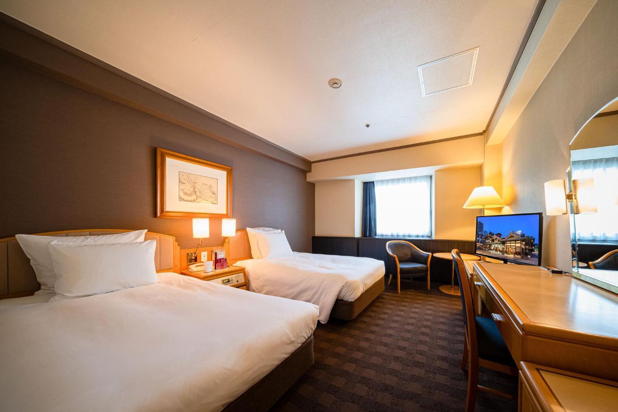 Отель Ana Crowne Plaza Matsuyama By Ihg Экстерьер фото