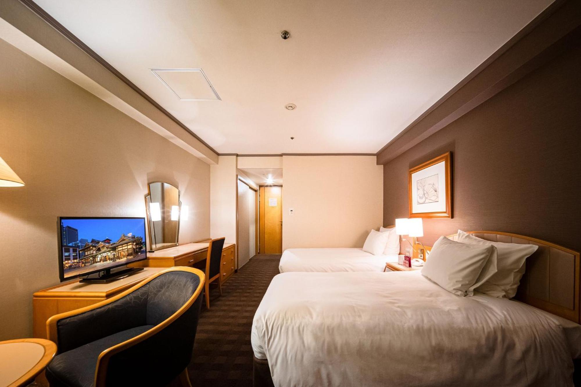 Отель Ana Crowne Plaza Matsuyama By Ihg Экстерьер фото