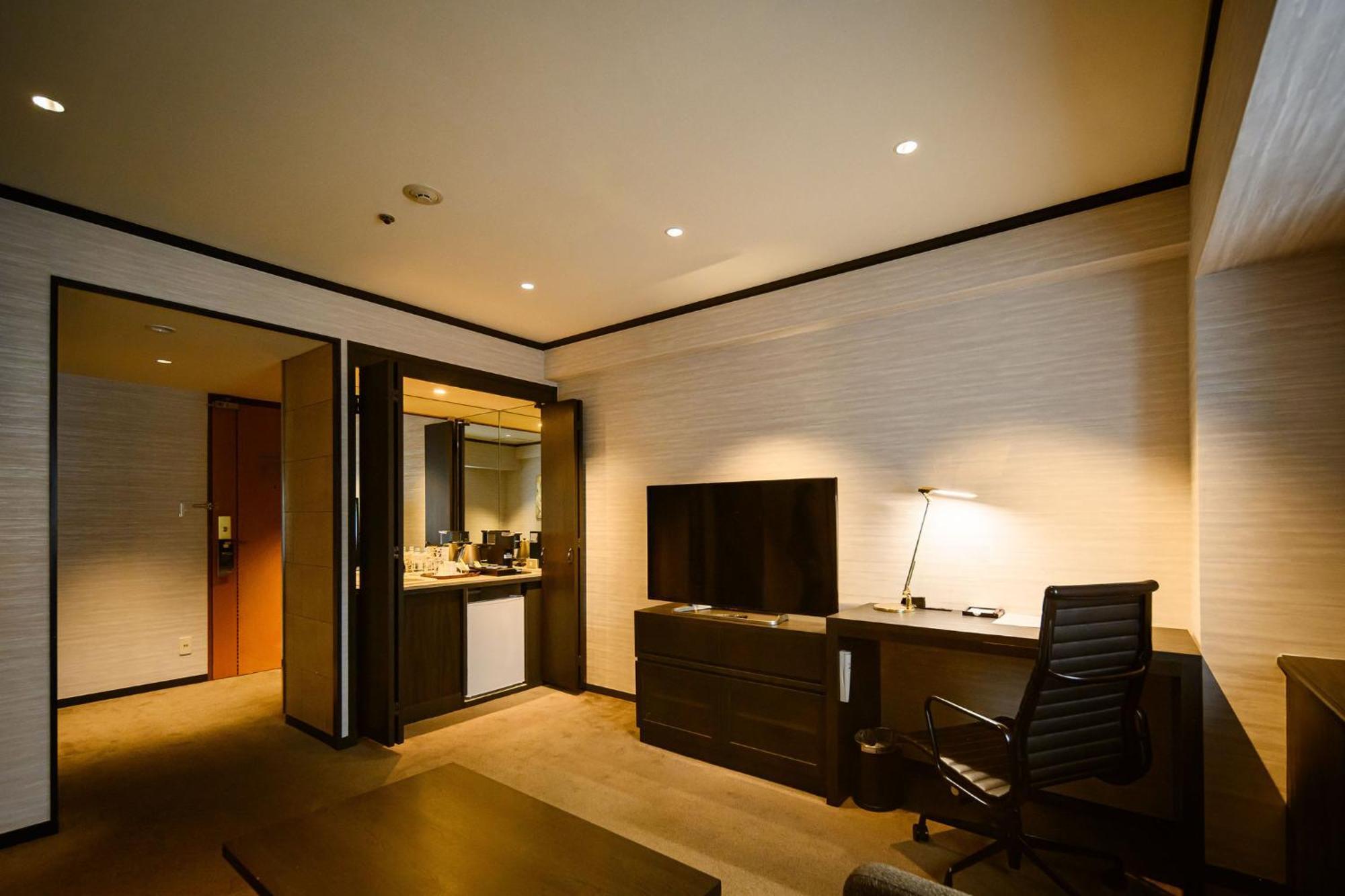 Отель Ana Crowne Plaza Matsuyama By Ihg Экстерьер фото